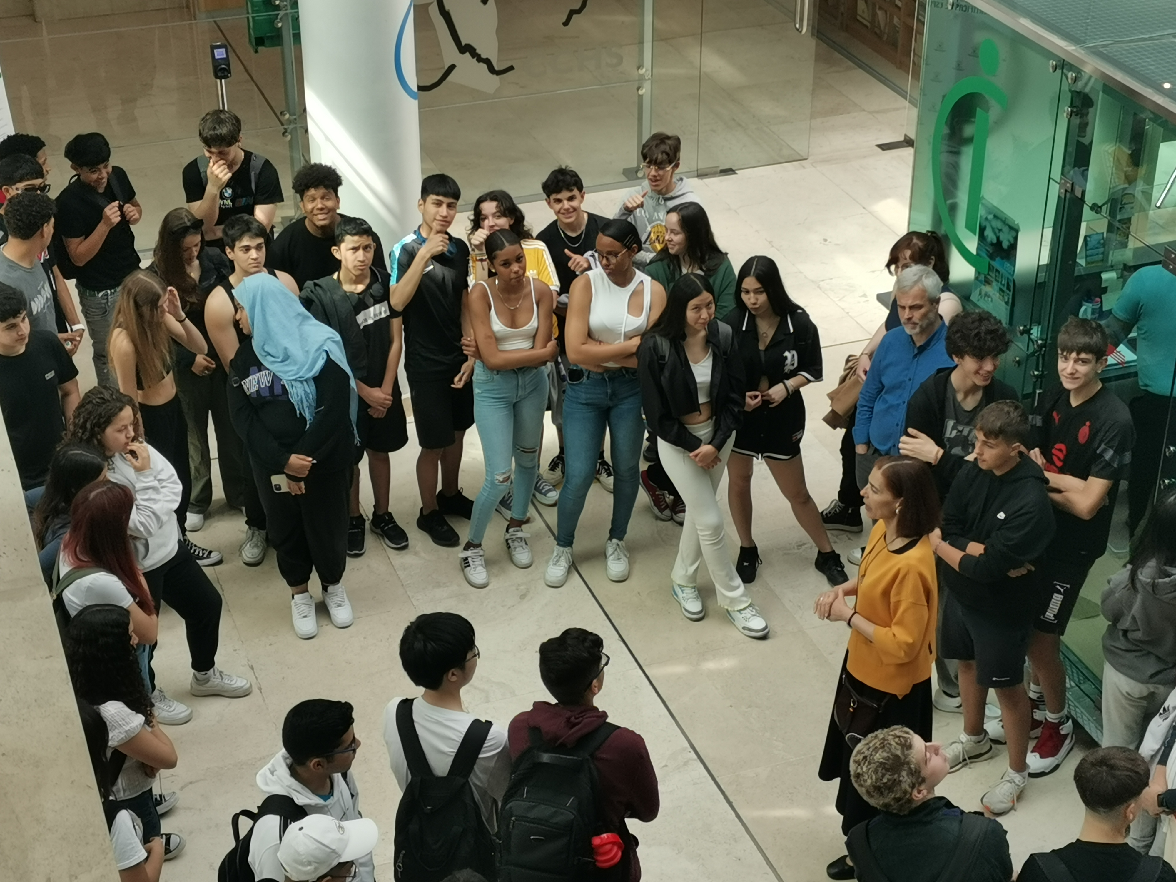Estudiantes del IES Avda de Toreros visitan el CCHS