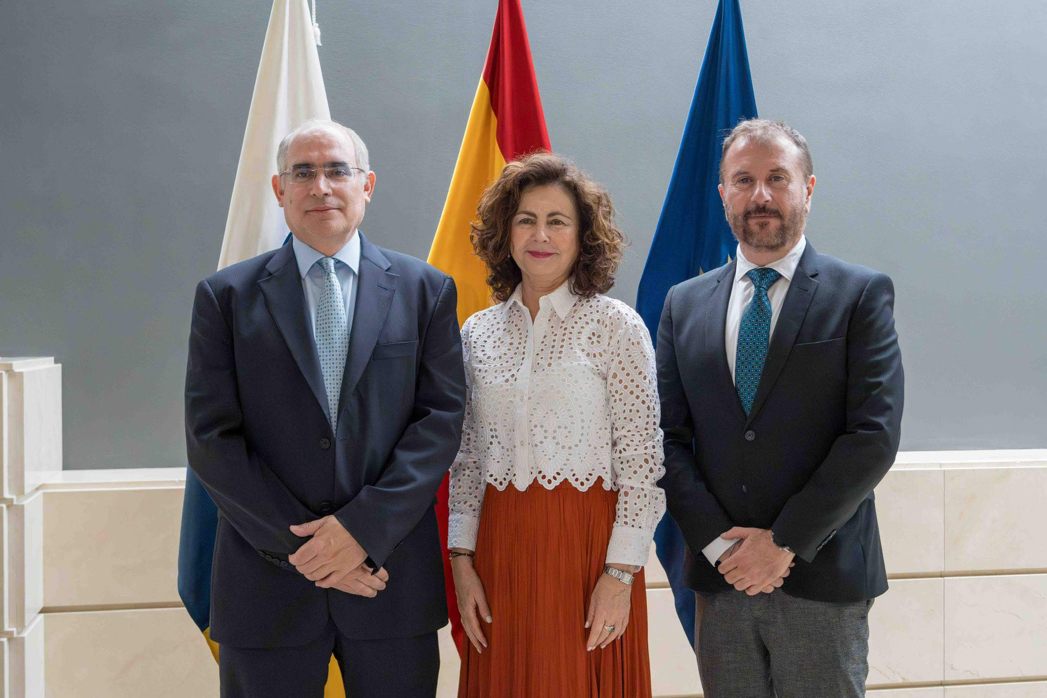 De izquierda a derecha, Diego Ramiro, Matilde Asián y Sergio Alonso. / Gobierno de Canarias