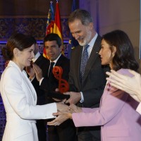 Idoia Murga recibe el premioel Premio Nacional de Investigación para Jóvenes 'María Moliner' en el área de Humanidades de manos de los reyes