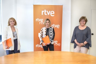 El CSIC recibe de RTVE una donación de 60.000 euros para impulsar la investigación de la Covid-19 El CSIC recibe de RTVE una donación de 60.000 euros para impulsar la investigación de la Covid-19